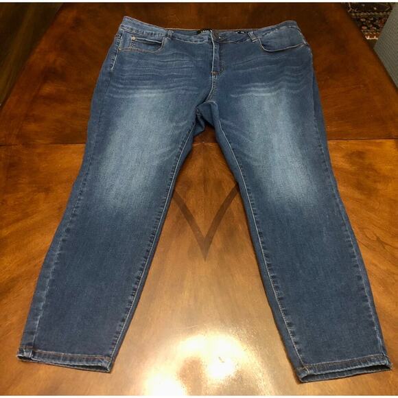 Tahari Medium Wash Kelly Classic Skinny Jean - Size 24W - Picture 1 of 10